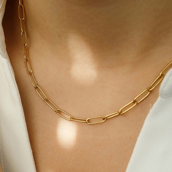 💛Bold Gold Plated Chain Necklace - Picture 2 of 3